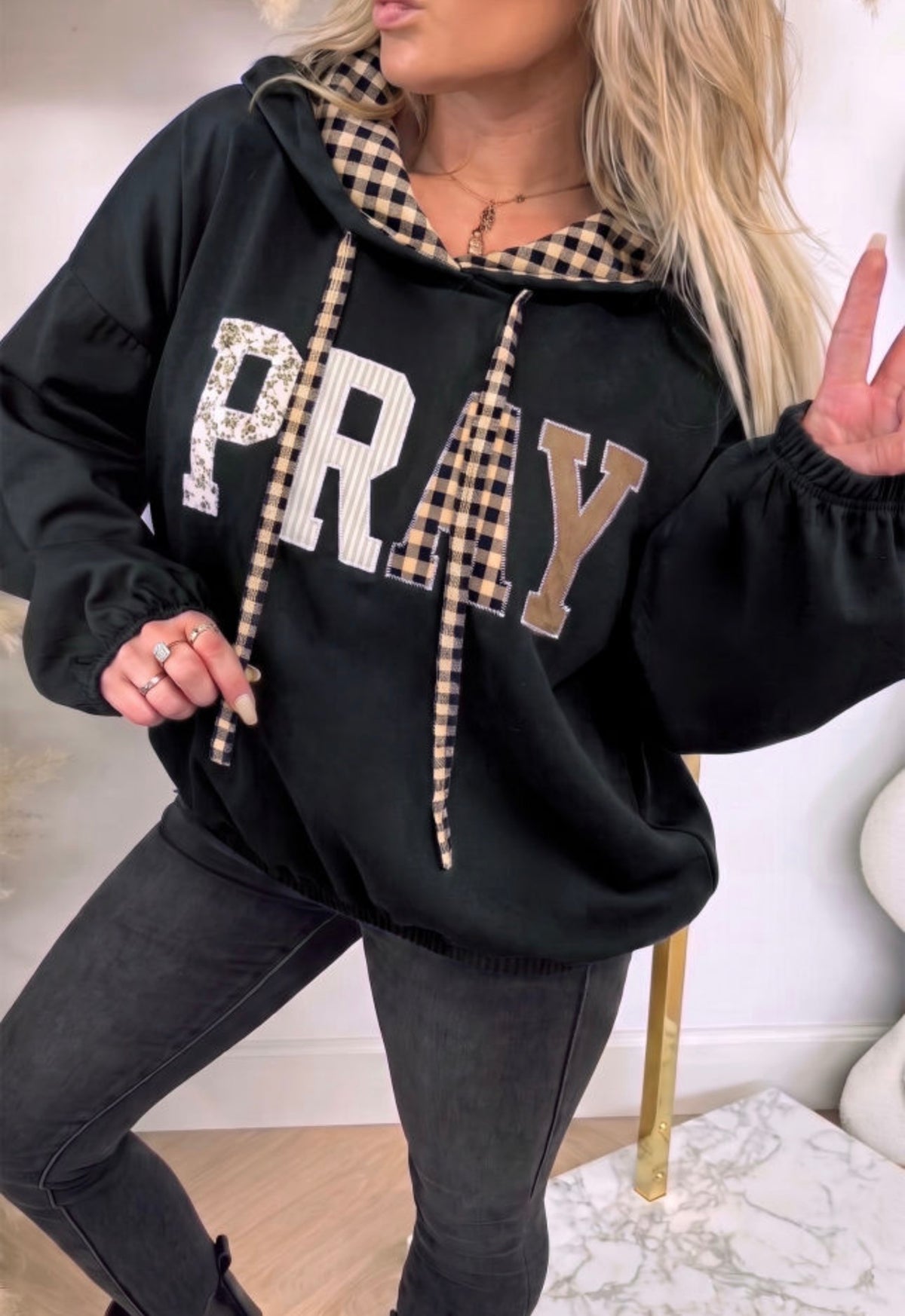 PRAY EMBROIDERY SWEATSHIRT